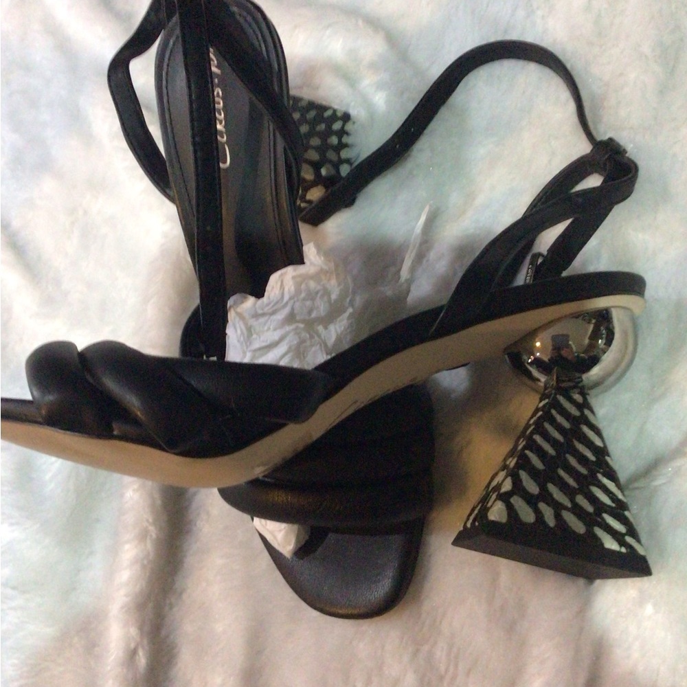 Circus ny size 6 sandals black - Picture 2 of 4
